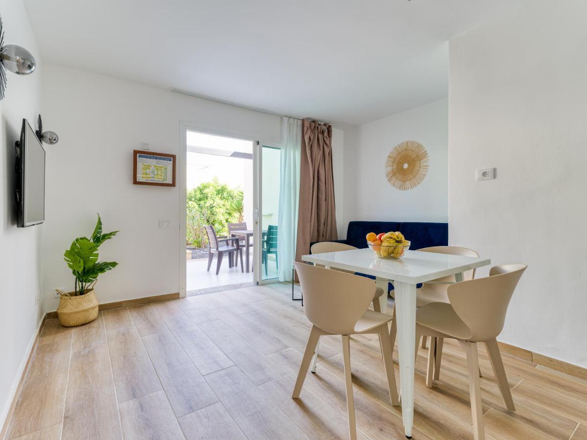 Homeforguest Moderno Apartamento Con Piscina En Corralejo Exterior foto